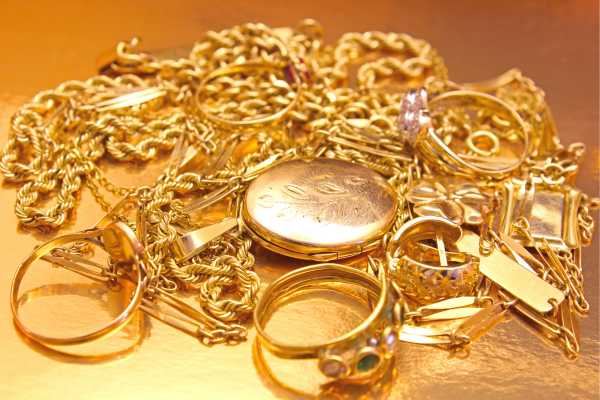 Miglior compro oro Milano: insegna luminosa OroShop24